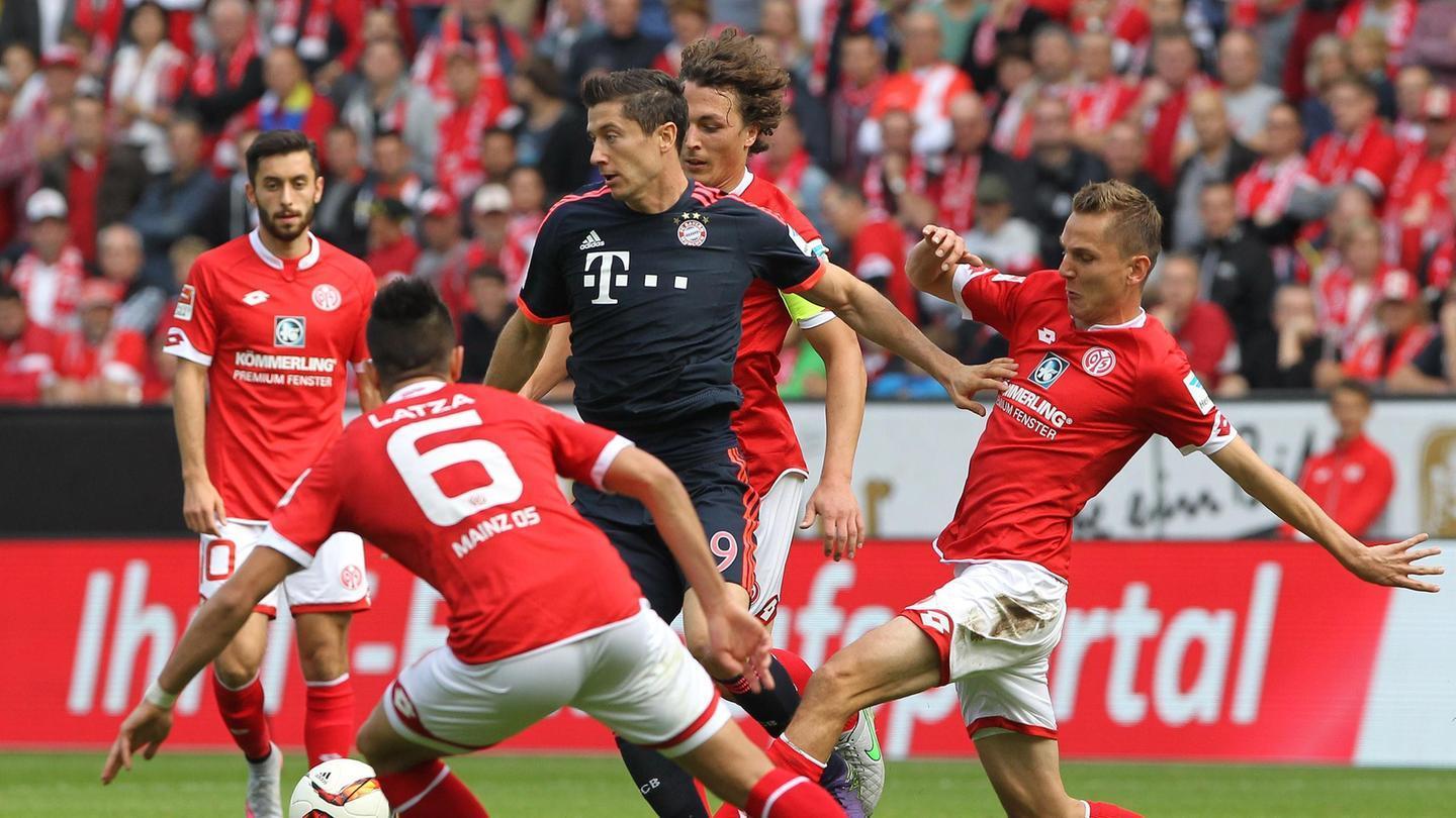 天空：纽卡对谢什科报价8000万欧+浮动，曼联不想卷入竞价战