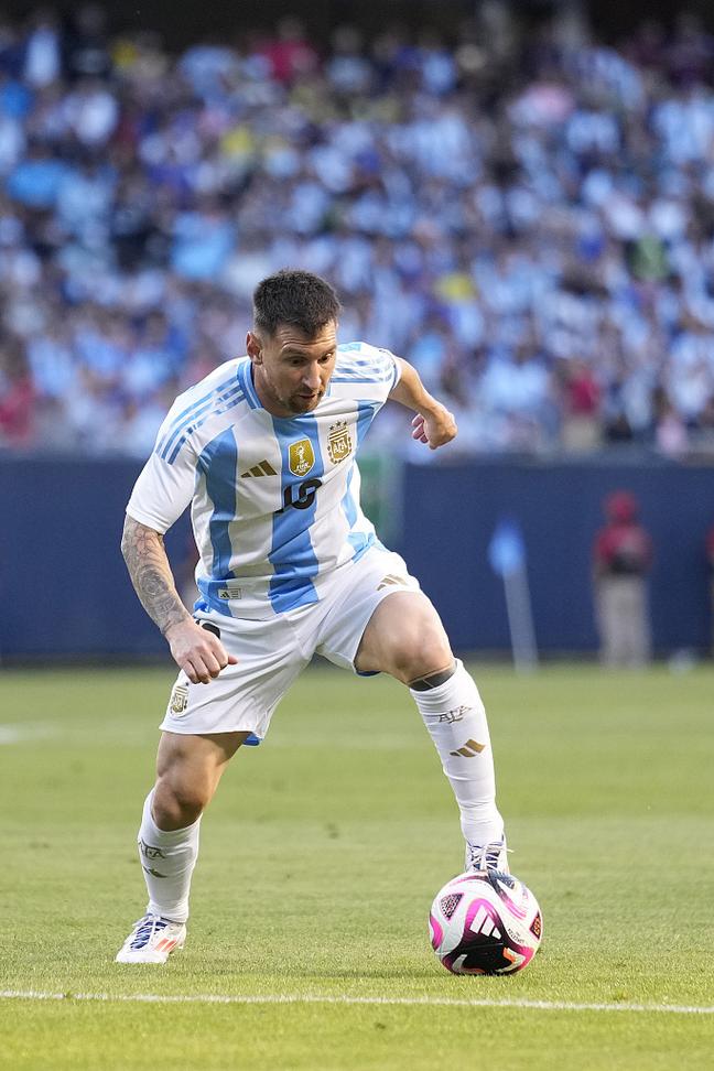 曼城与切尔西本轮积分榜争夺激烈