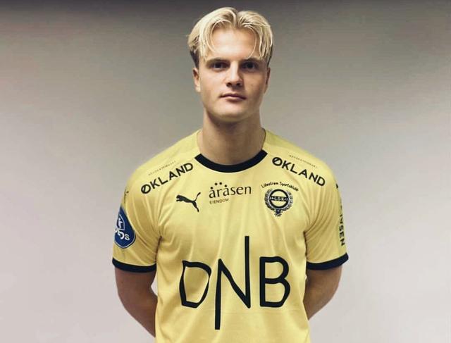 静候足协杯决赛，苏州奥体中心的草皮已换新