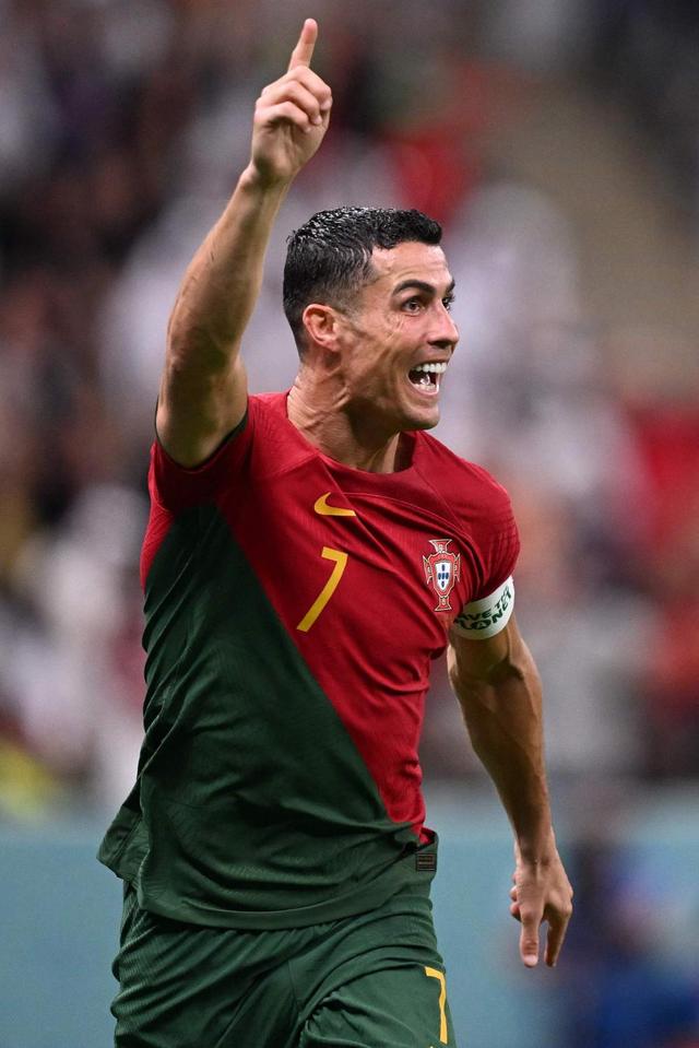 BBC：前曼城球员巴顿因社媒攻击性言论被判6个月监禁