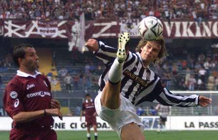 1-3被巴萨逆转，马竞连续13场西甲不败遭终结（巴萨3-1逆转马竞，13场西甲不败纪录告破）