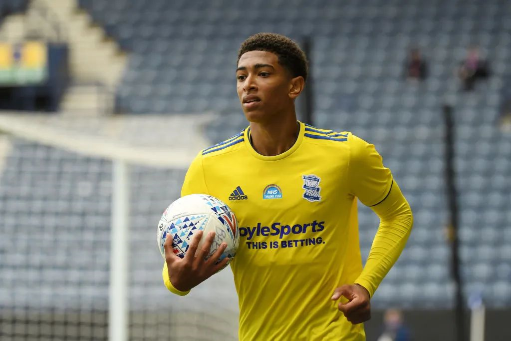 火箭哈登末节三分绝杀国王