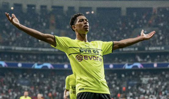 奇葩，印度超级杯球员因内裤颜色违规在赛前被罚下