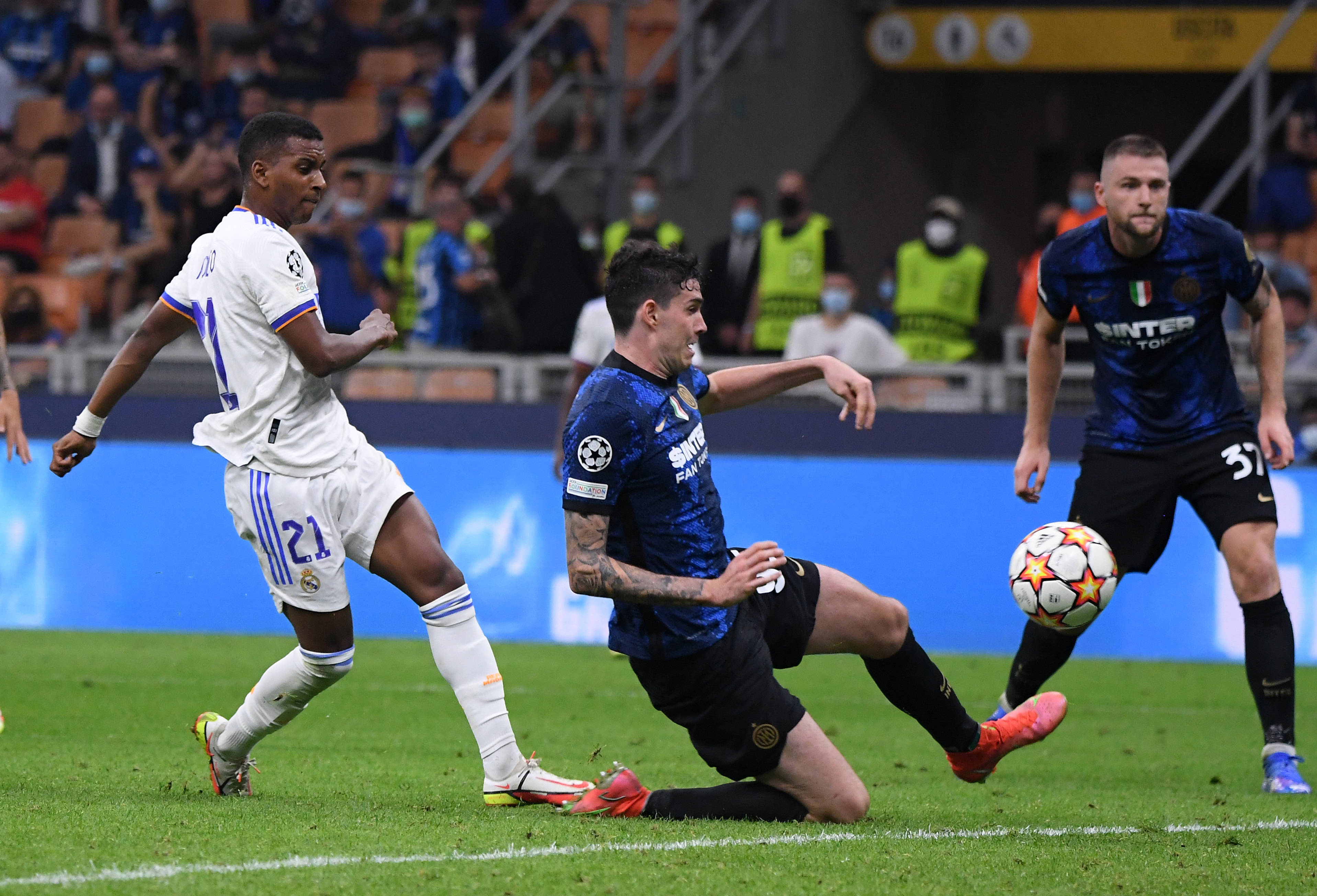 津媒：从伤势恢复进度看，巴顿和阿代米出战申花的前景不乐观