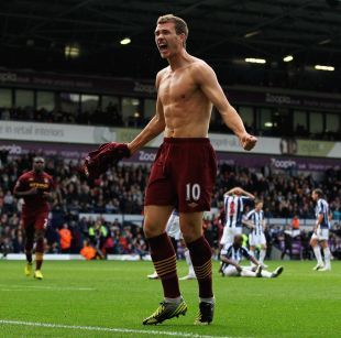 足球专项体能训练全解析（足球专项体能训练深度指南）