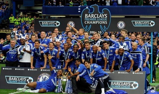 贝尔在心目中的终极球员选择中全选了皇马球员，其中两次选择了自己（贝尔心中的终极球员名单清一色皇马人，且两次将自己选入）