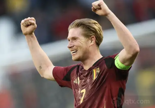 14战8胜，拜仁是欧冠中战胜巴黎次数最多的球队（欧冠史上，拜仁14战8胜巴黎，成为击败巴黎次数最多的球队）