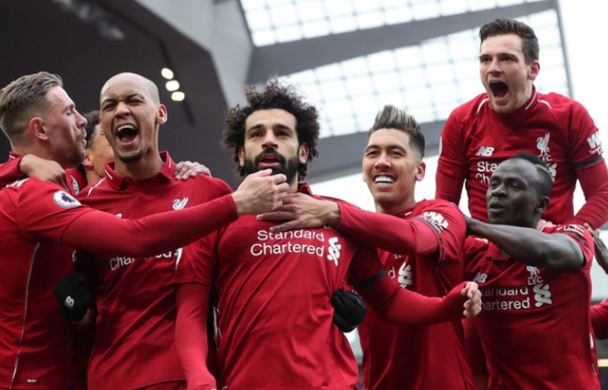 忍不了！球迷刷屏利物浦官方社媒评论区，要求斯洛特下课