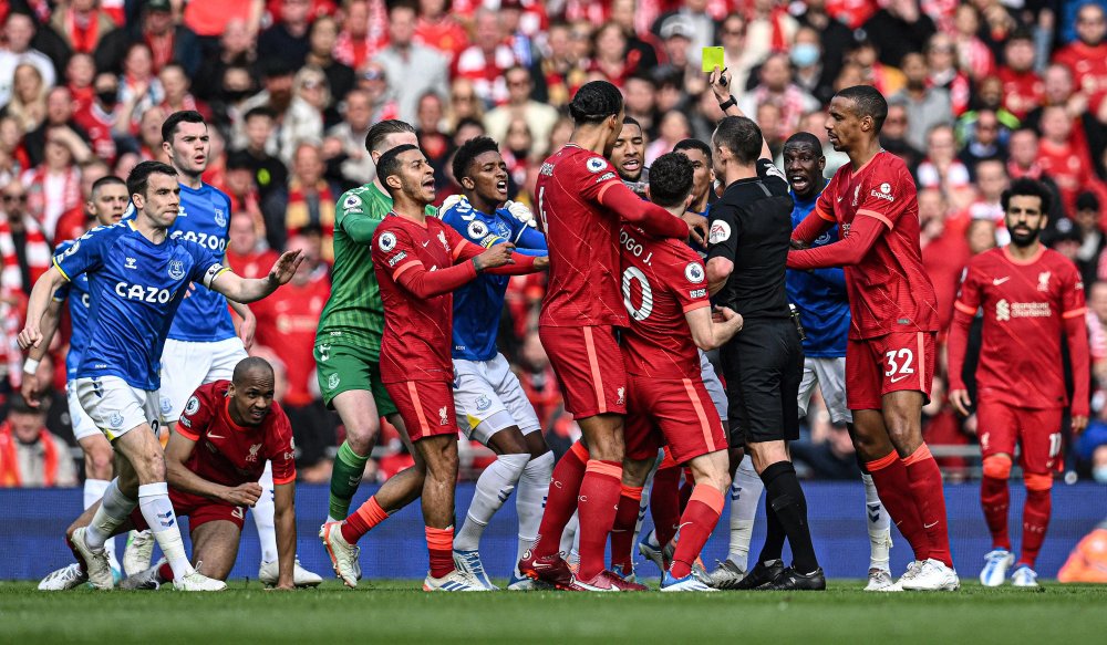 单场比赛4名效力英超球员进球，为荷兰国家队队史首次（荷兰国家队队史首次：单场四名英超球员建功）