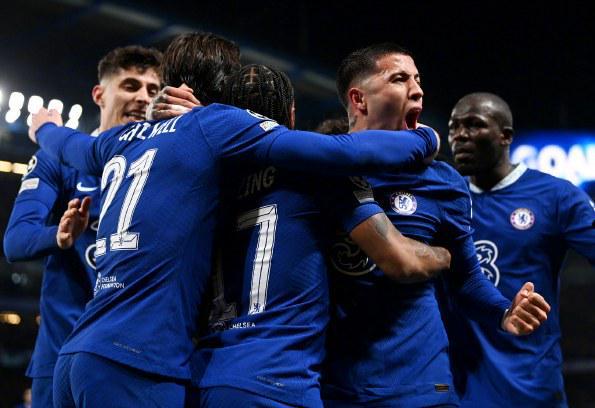 世体：克里斯滕森为续约拒绝中东天价合同，但巴萨未提供报价（世体：克里斯滕森为续约婉拒中东巨额邀约，巴萨至今未开价）